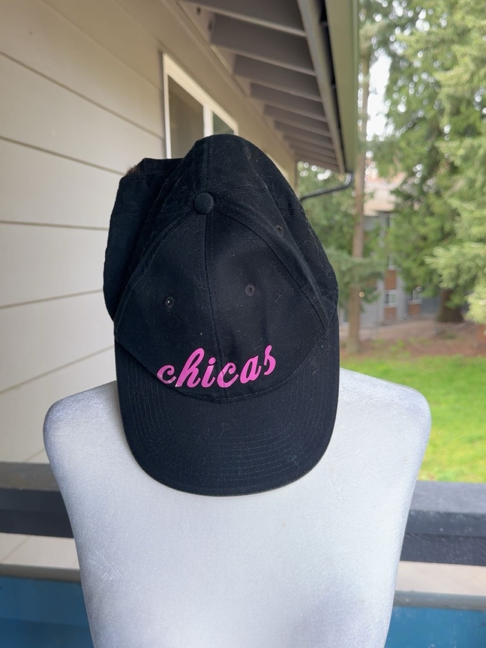 Chicas Black Baseball Cap with Pink "chicas" Script